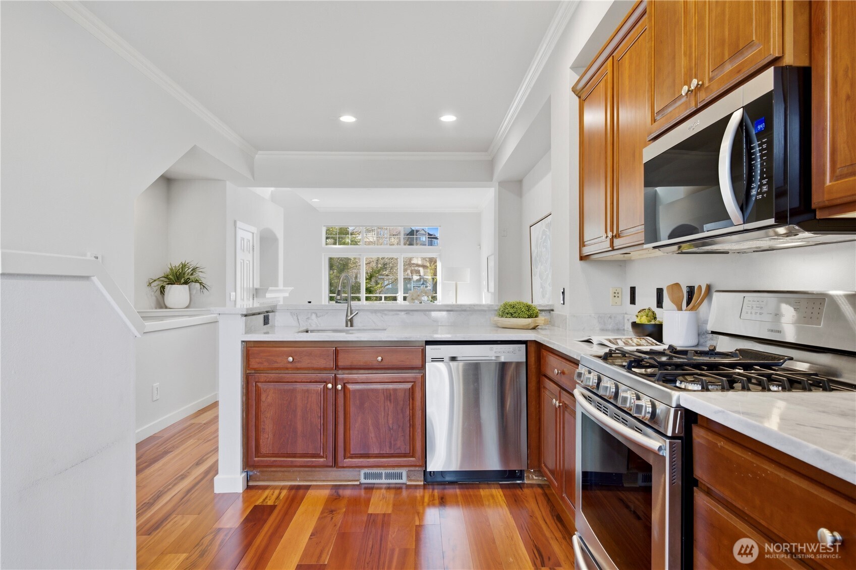 1439 Huckleberry Cir , Issaquah, WA 98029