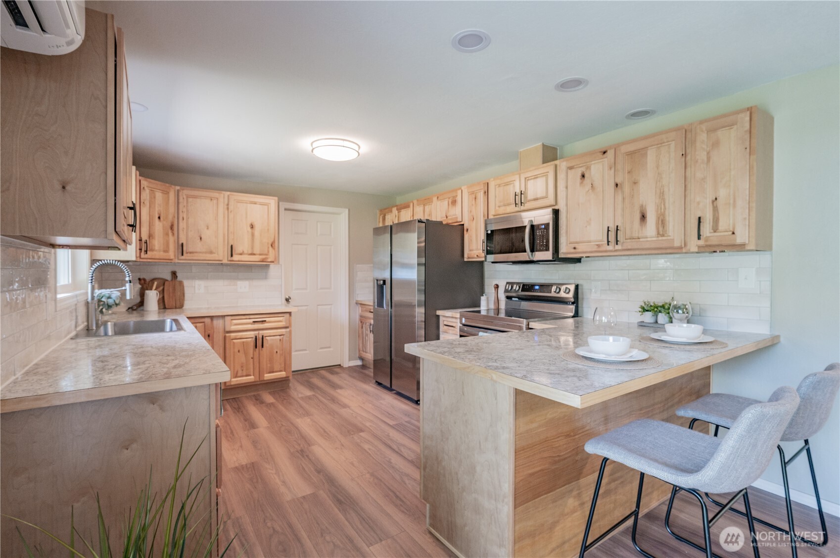 434 Snahapish Avenue SE, Ocean Shores, WA 98569