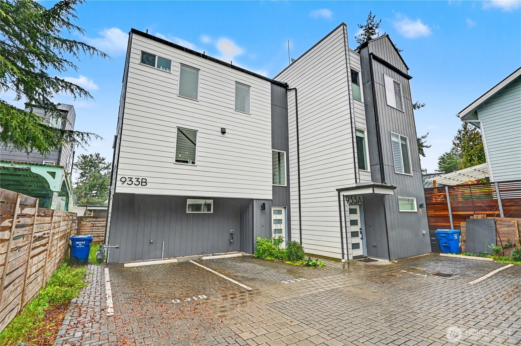 933 N 91st Street #B, Seattle, WA 98103