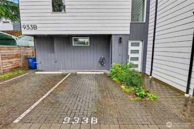 933 N 91st Street #B, Seattle, WA 98103 - Photo 2