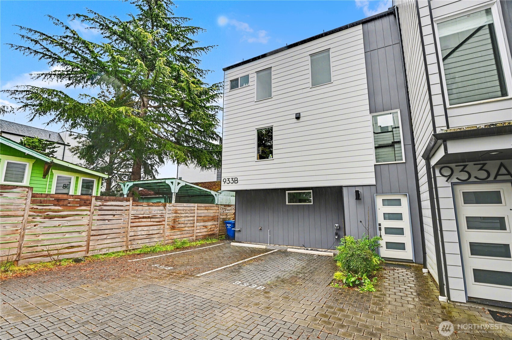 933 N 91st Street #B, Seattle, WA 98103