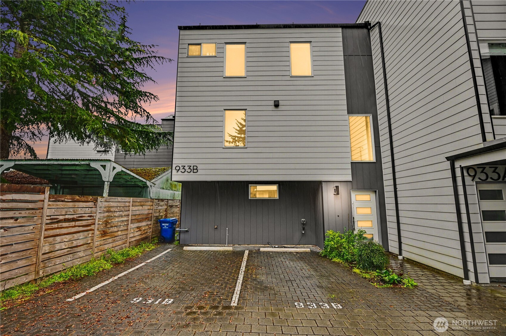 933 N 91st Street #B, Seattle, WA 98103