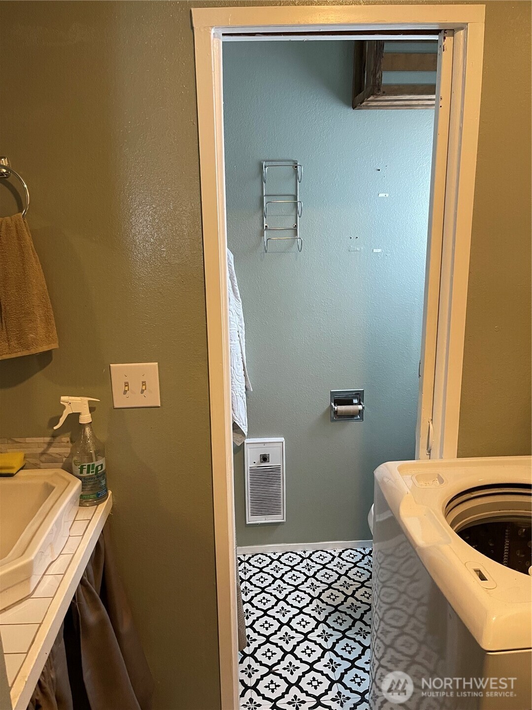 16460 Scandia Road NW, Poulsbo, WA 98370