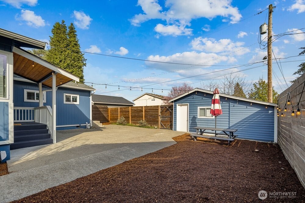 8411 48th Avenue S, Seattle, WA 98118