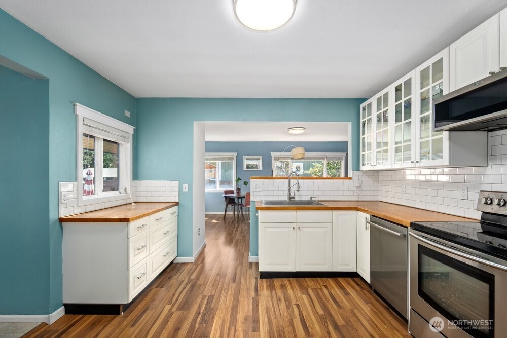 8411 48th Avenue S, Seattle, WA 98118