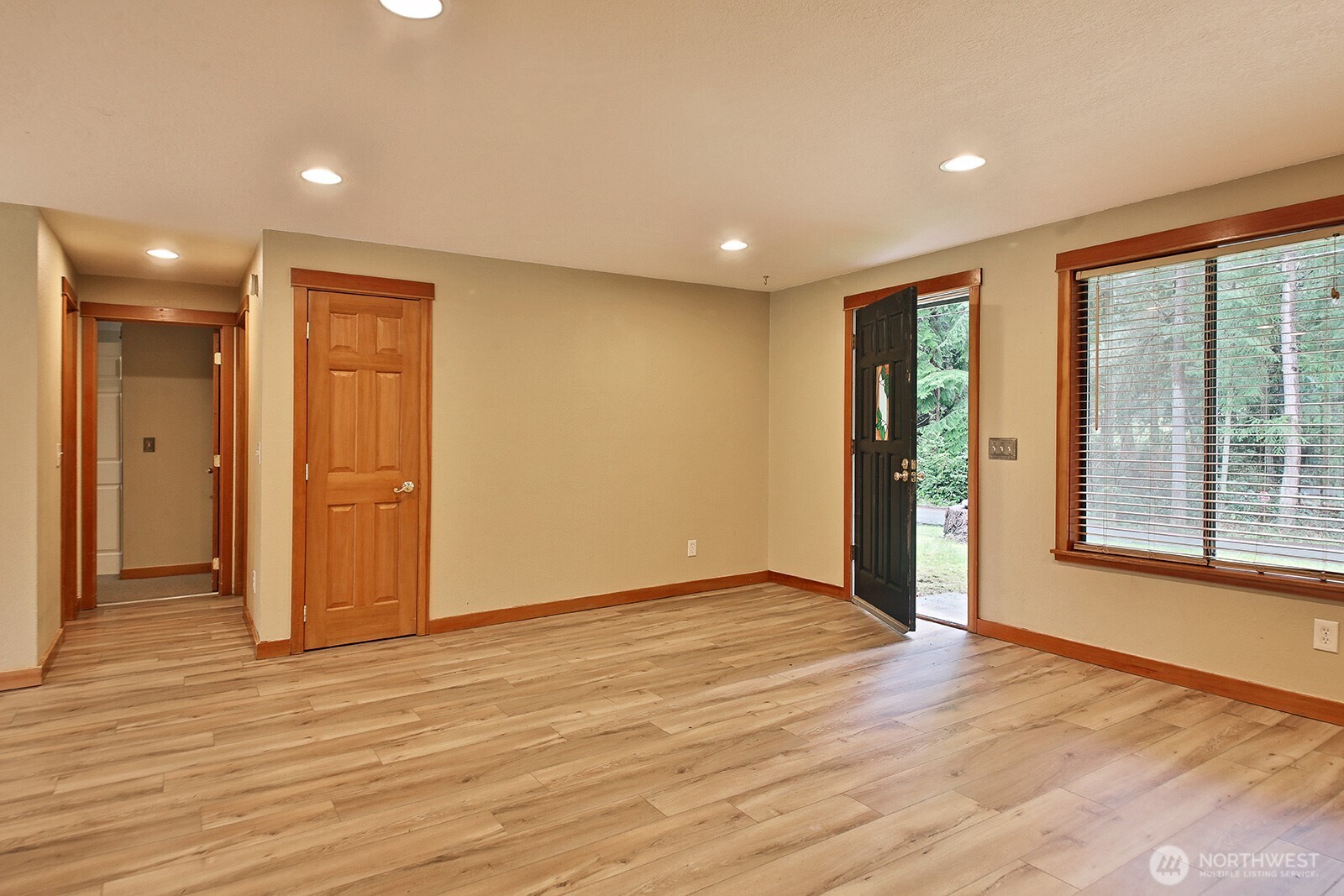 7875 Mortland Drive , Clinton, WA 98236