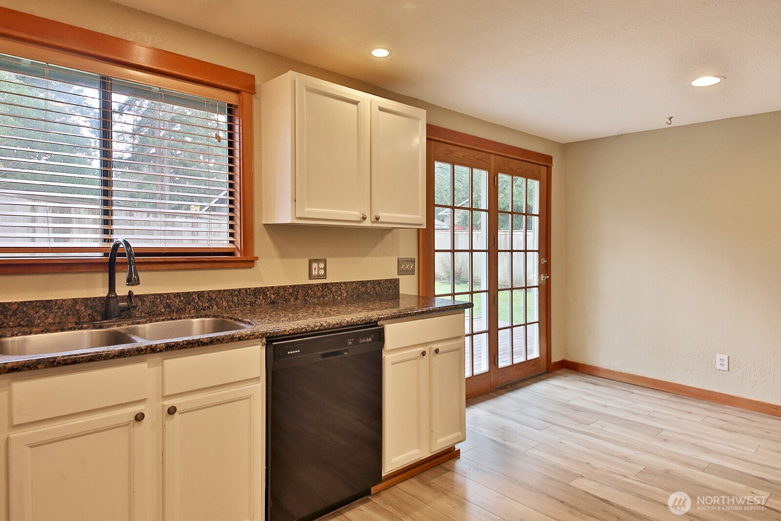 7875 Mortland Drive , Clinton, WA 98236