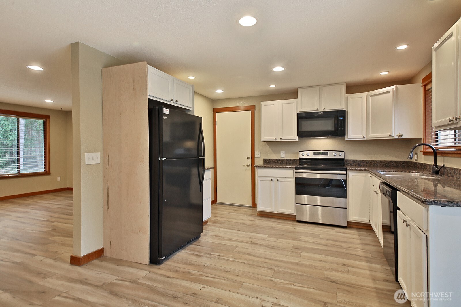7875 Mortland Drive , Clinton, WA 98236