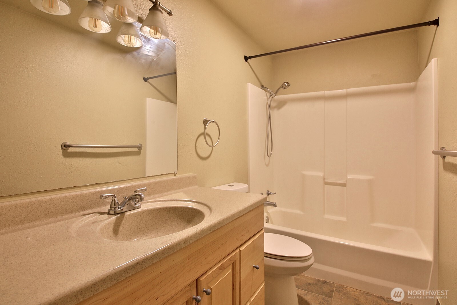 7875 Mortland Drive , Clinton, WA 98236