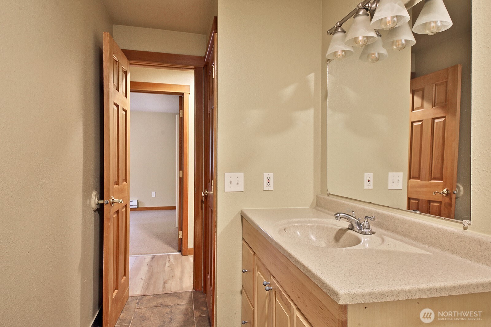 7875 Mortland Drive , Clinton, WA 98236