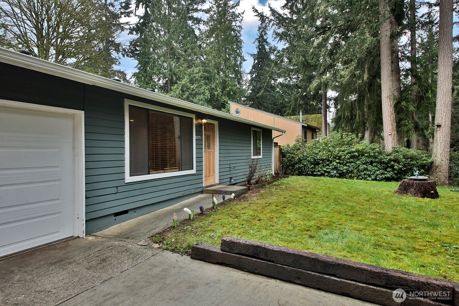 7875 Mortland Drive , Clinton, WA 98236