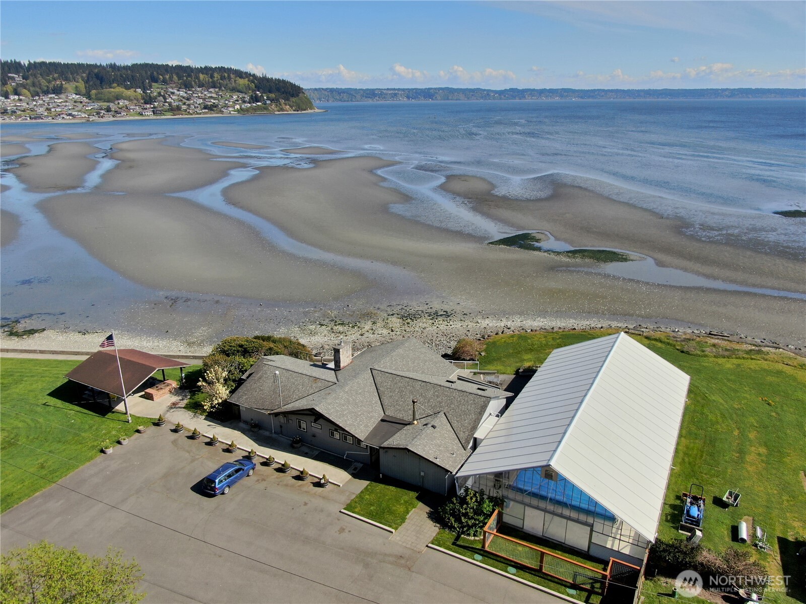 7875 Mortland Drive , Clinton, WA 98236