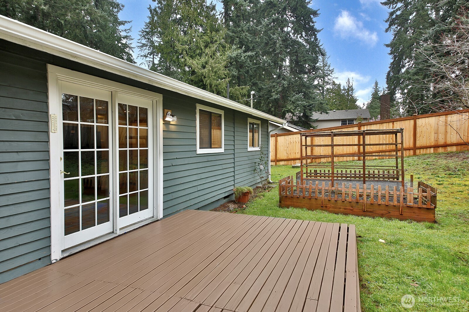 7875 Mortland Drive , Clinton, WA 98236