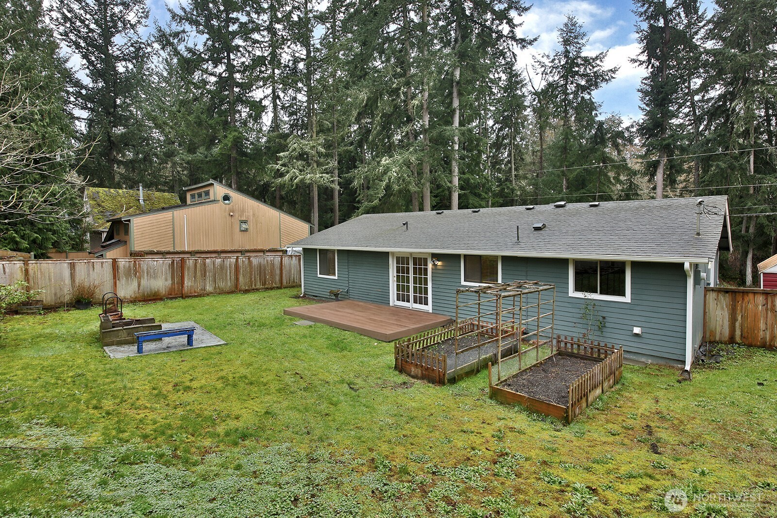 7875 Mortland Drive , Clinton, WA 98236