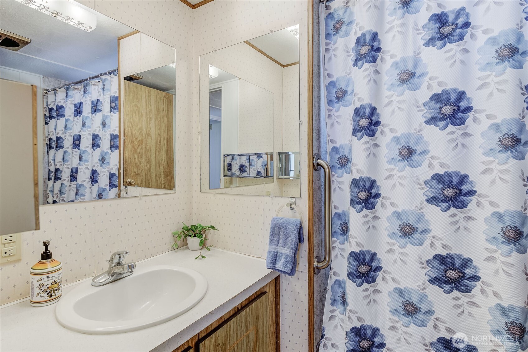 12220 S Lake Shore Road #77, Chelan, WA 98816