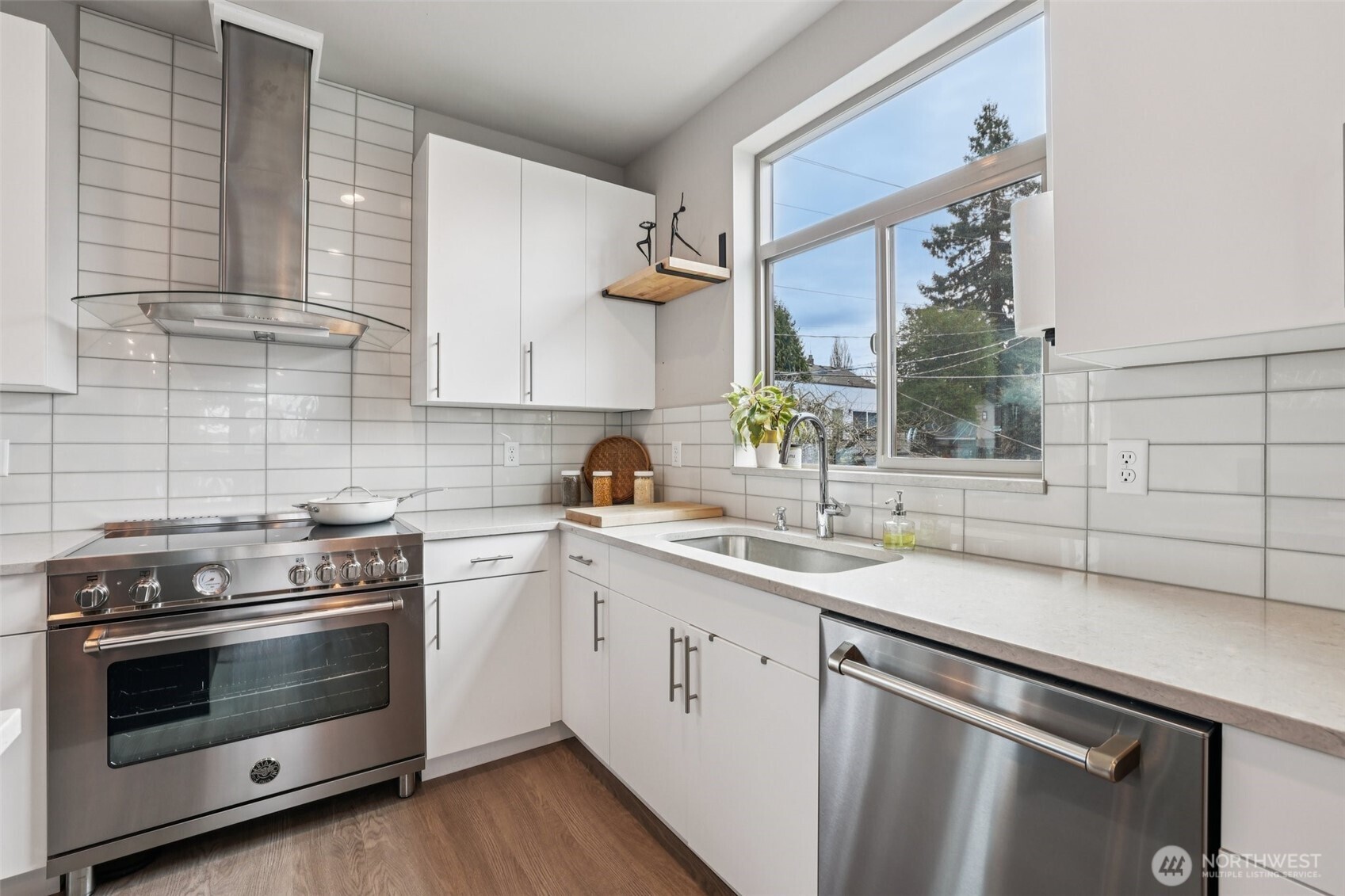 8410 17th Avenue SW #3, Seattle, WA 98106