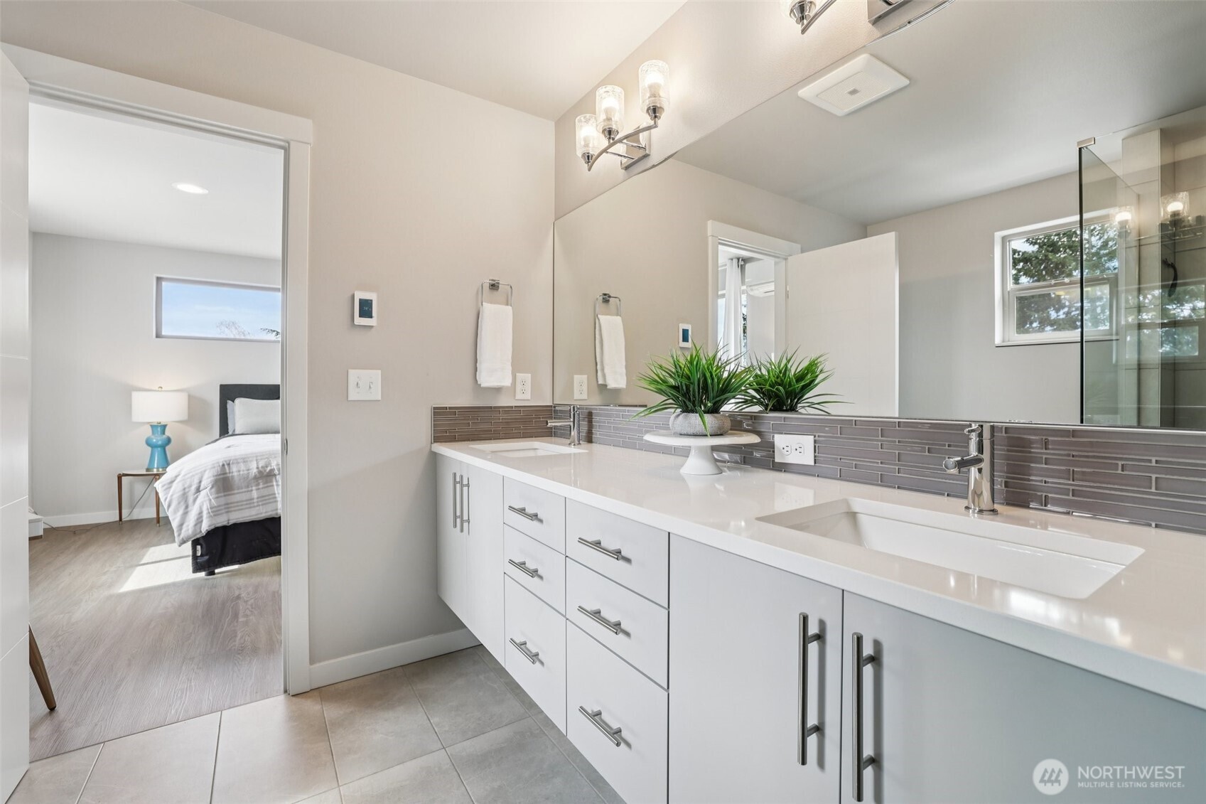 8410 17th Avenue SW #3, Seattle, WA 98106