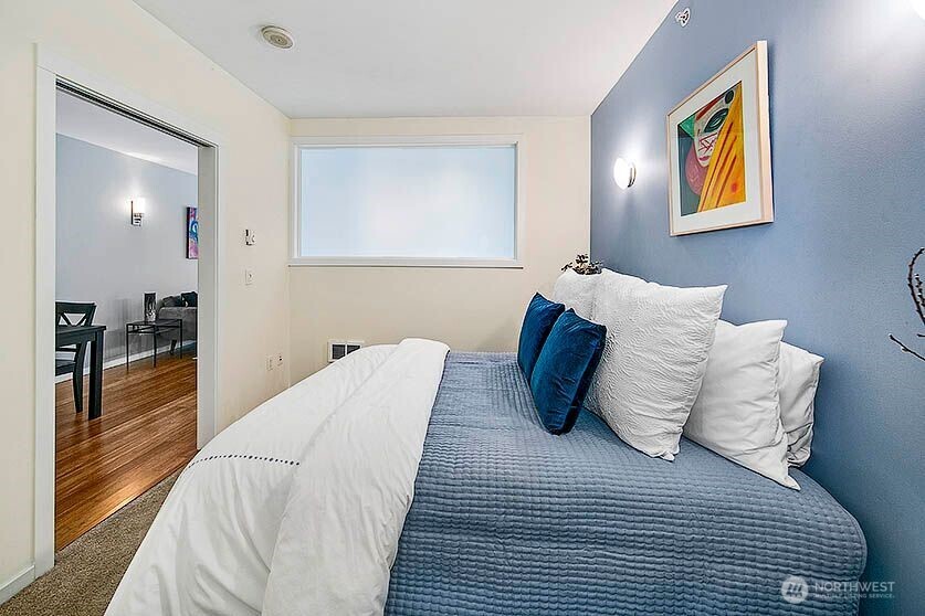 76 Cedar Street #603, Seattle, WA 98121-4106