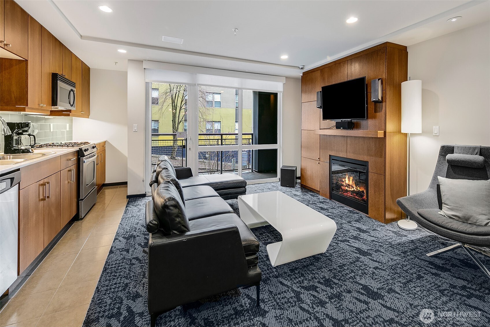 76 Cedar Street #603, Seattle, WA 98121-4106