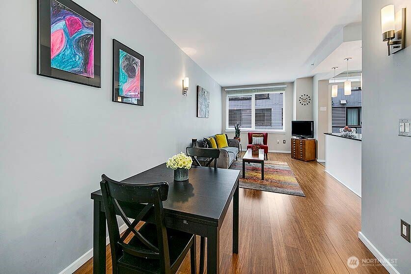 76 Cedar Street #603, Seattle, WA 98121-4106