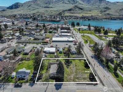 325 W Highland Avenue , Chelan, WA 98816
