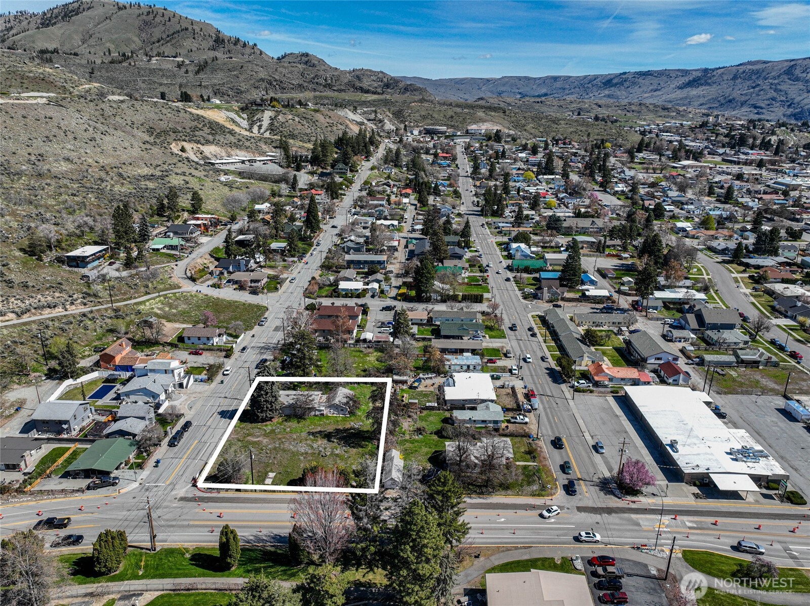 325 W Highland Avenue , Chelan, WA 98816