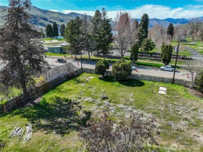 325 W Highland Avenue , Chelan, WA 98816 - Photo 11