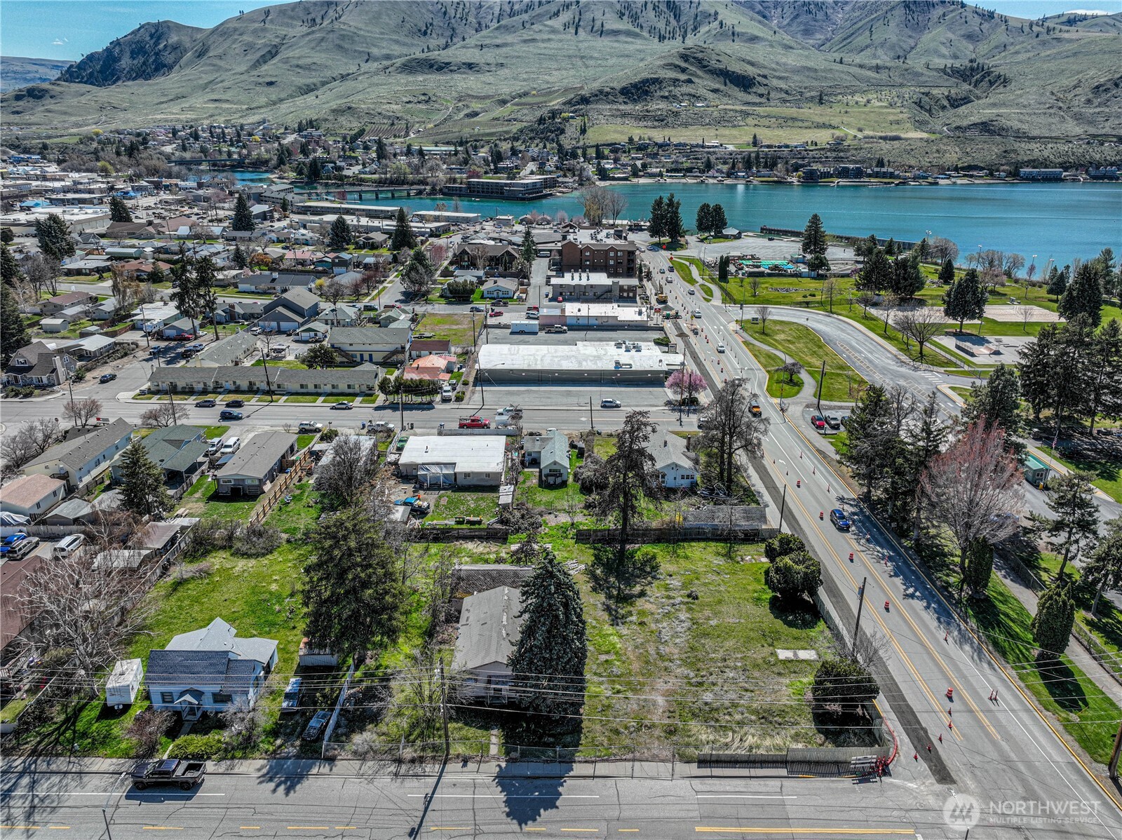 325 W Highland Avenue , Chelan, WA 98816