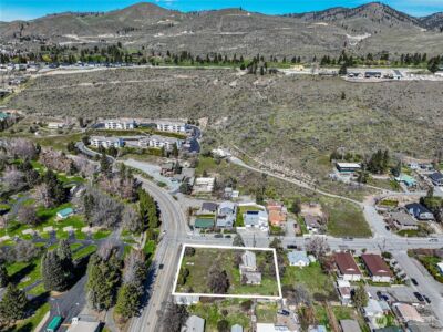 325 W Highland Avenue , Chelan, WA 98816 - Photo 3
