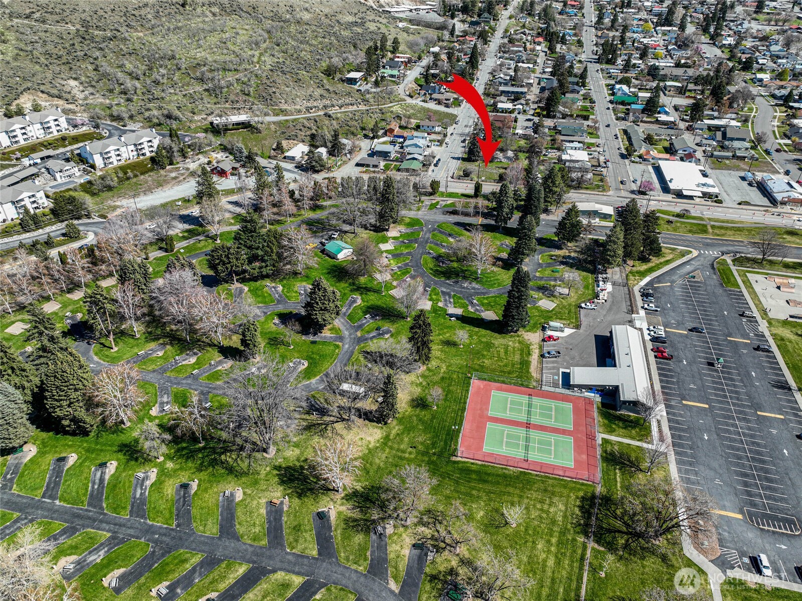 325 W Highland Avenue , Chelan, WA 98816