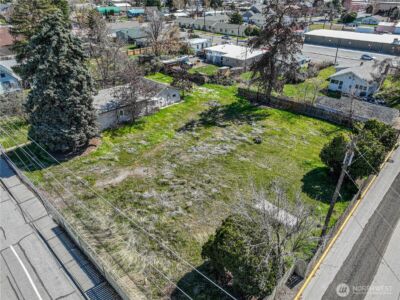 325 W Highland Avenue , Chelan, WA 98816 - Photo 8