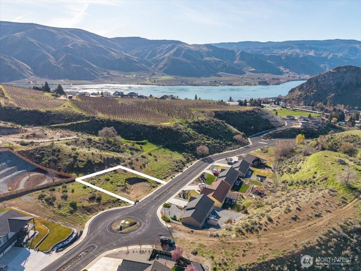 9988 Saska Way , Entiat, WA 98822