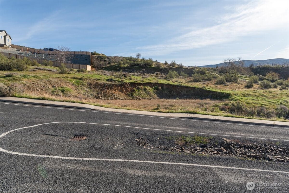 9988 Saska Way , Entiat, WA 98822