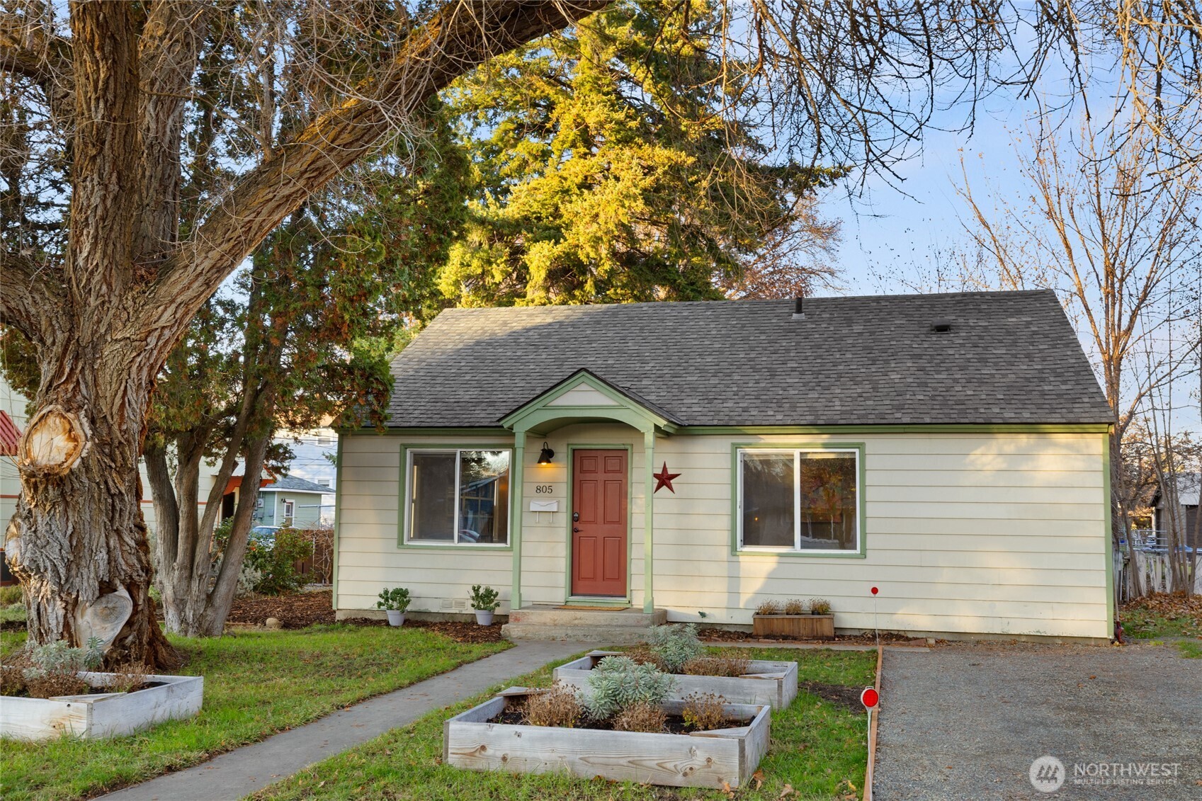 805 E 5th Avenue , Ellensburg, WA 98926