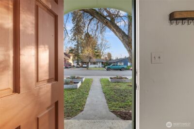 805 E 5th Avenue , Ellensburg, WA 98926 - Photo 2