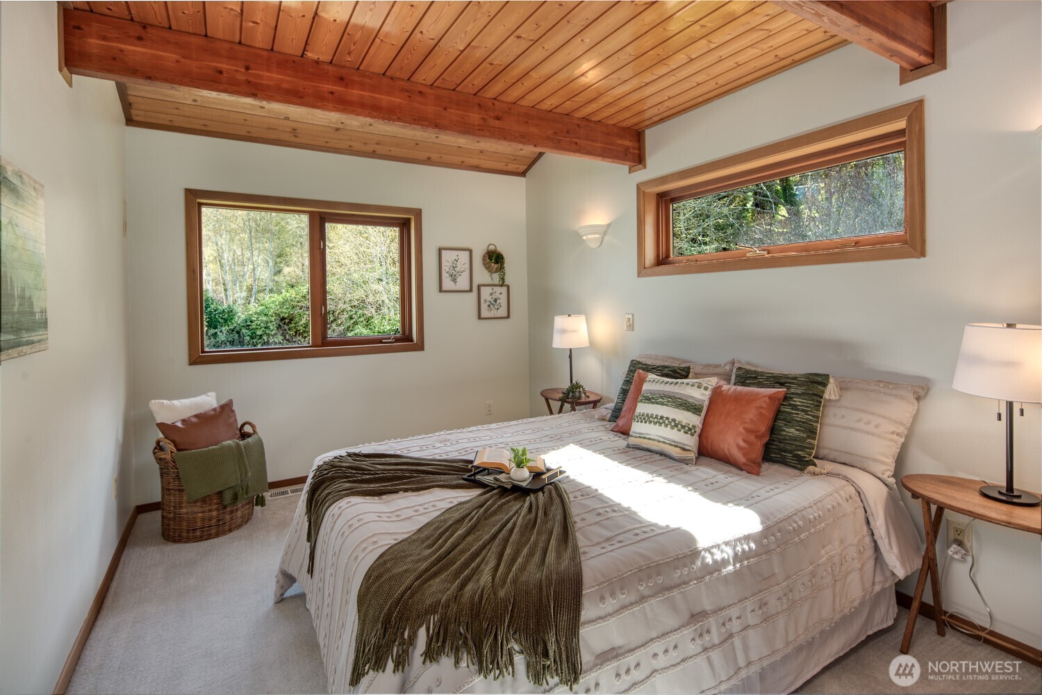 667 Wyatt Lane W, Seabeck, WA 98380