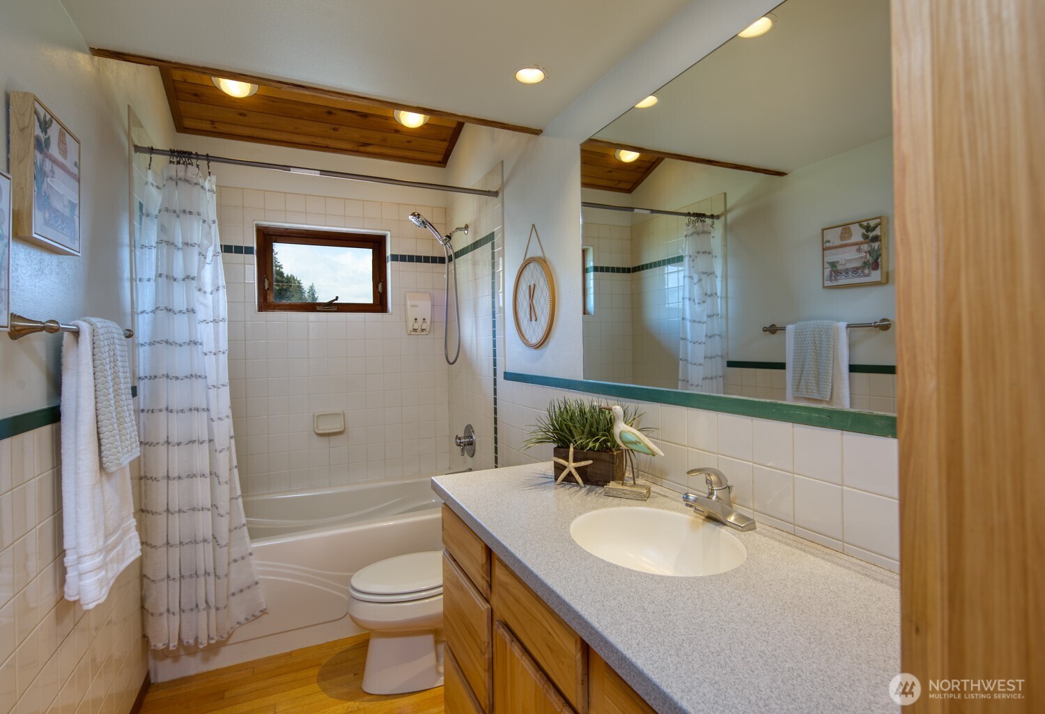 667 Wyatt Lane W, Seabeck, WA 98380