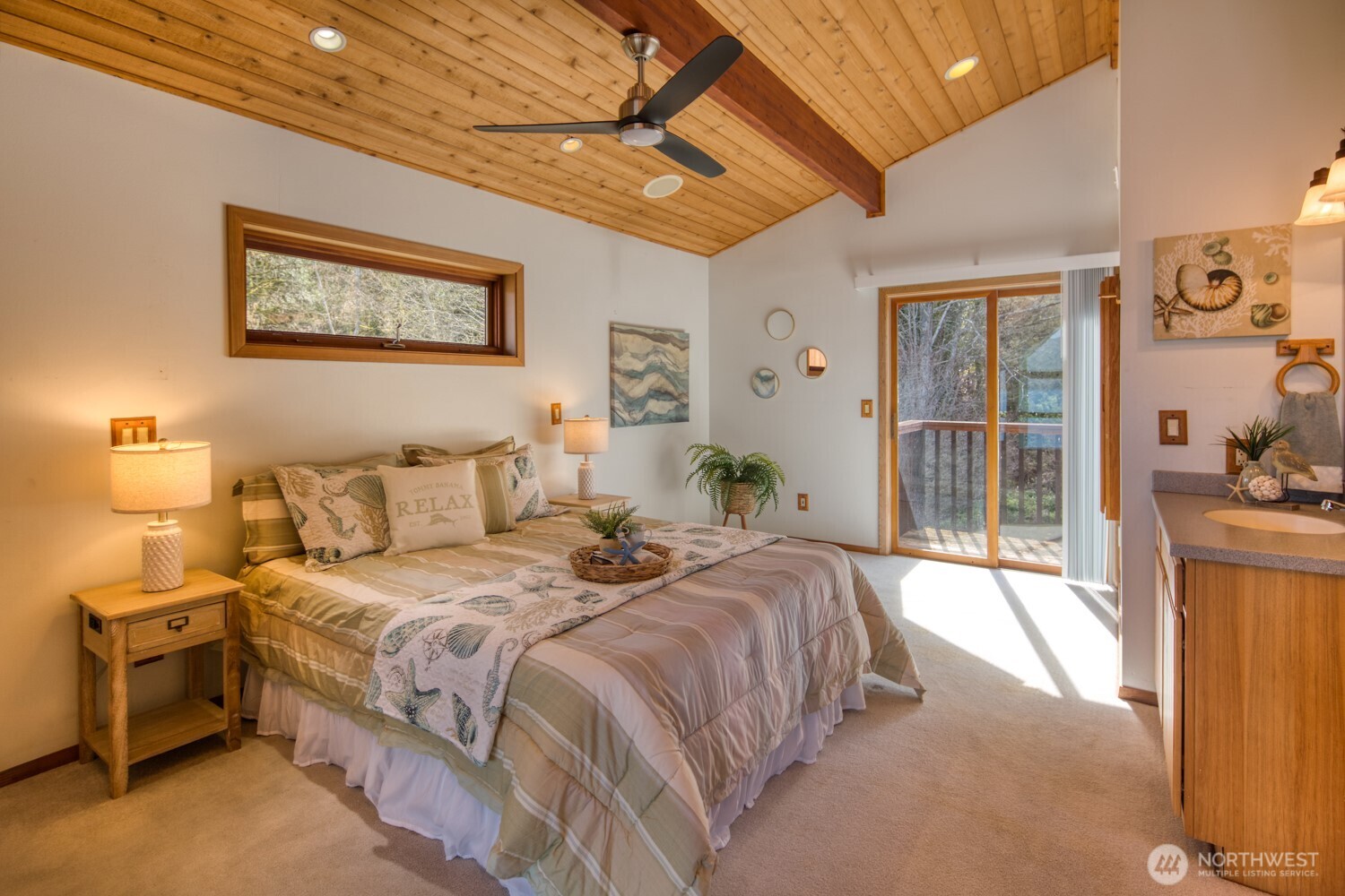 667 Wyatt Lane W, Seabeck, WA 98380