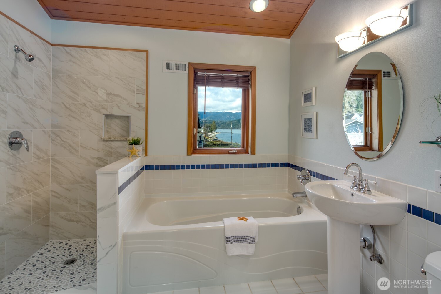 667 Wyatt Lane W, Seabeck, WA 98380