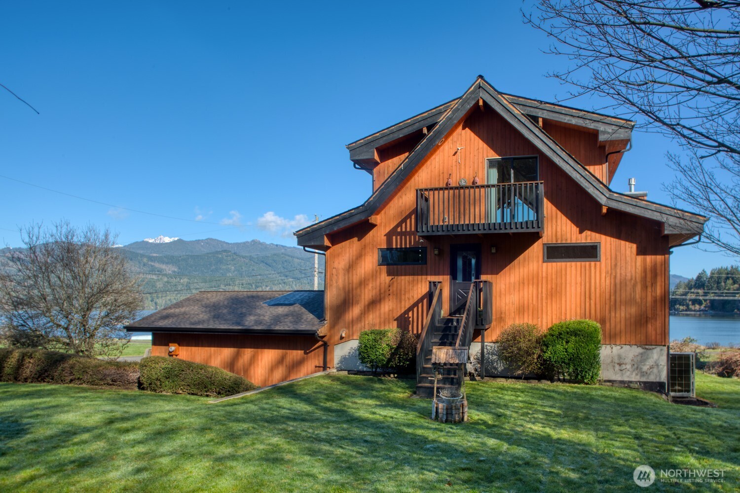 667 Wyatt Lane W, Seabeck, WA 98380