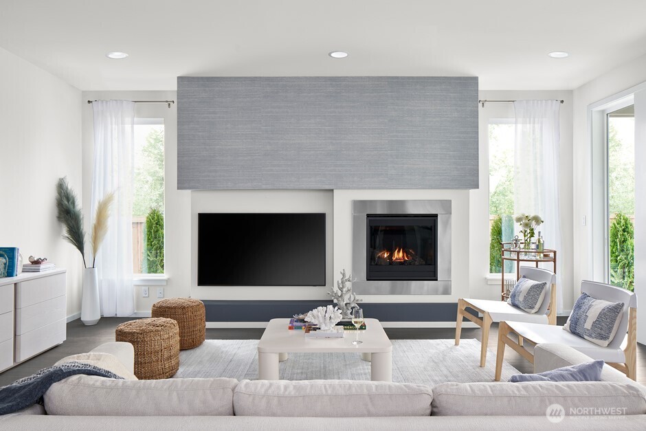 12410 NE 157th Place , Woodinville, WA 98072