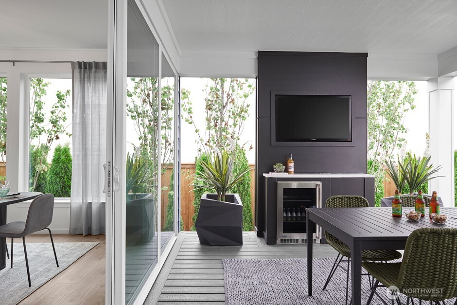 12410 NE 157th Place , Woodinville, WA 98072