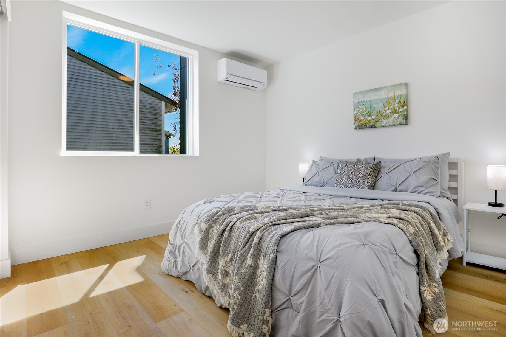 10533 E Stone Avenue N, Seattle, WA 98133