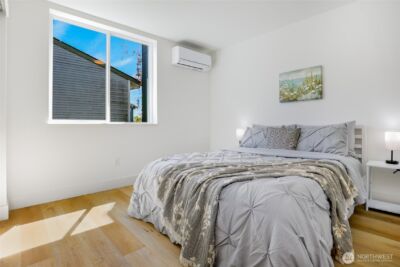 10533 E Stone Avenue N, Seattle, WA 98133 - Photo 14