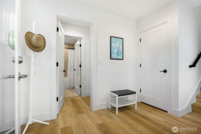 10533 E Stone Avenue N, Seattle, WA 98133 - Photo 18