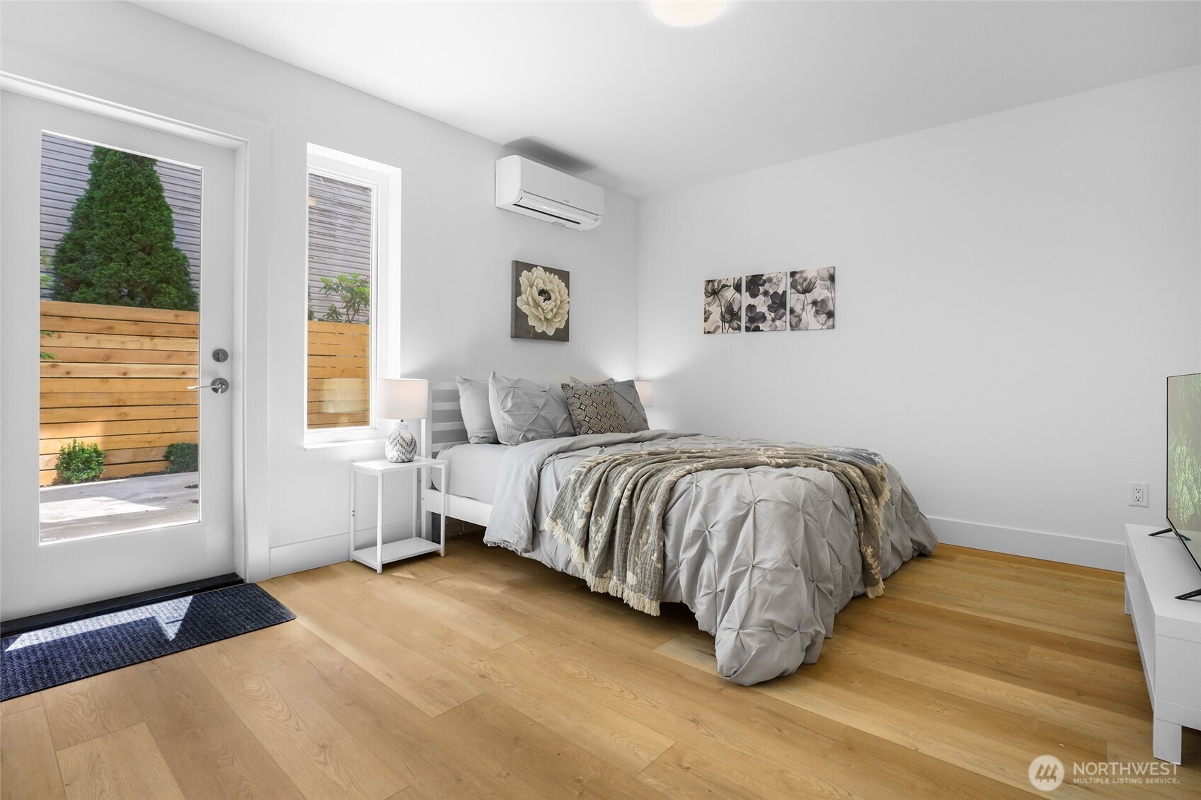 10533 E Stone Avenue N, Seattle, WA 98133