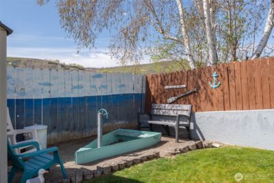 2837 Riviera Boulevard , Malaga, WA 98828 - Photo 30