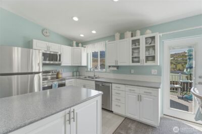 2837 Riviera Boulevard , Malaga, WA 98828 - Photo 9