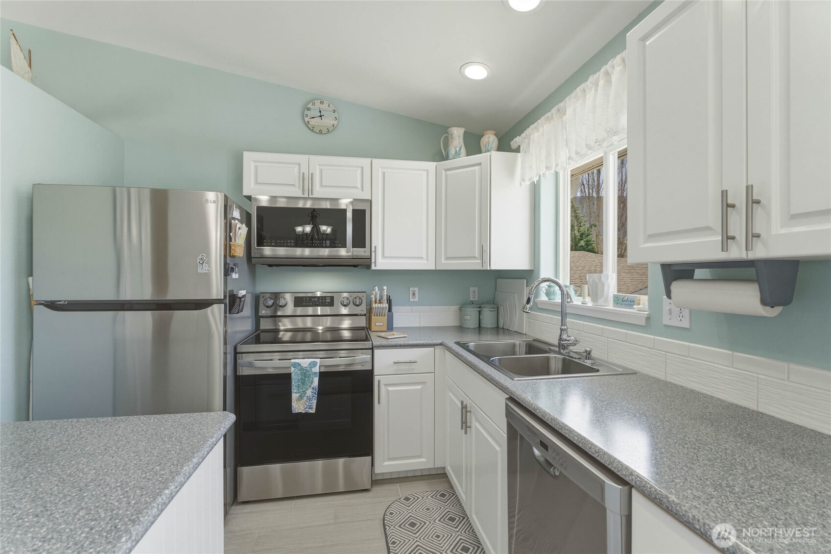 2837 Riviera Boulevard , Malaga, WA 98828