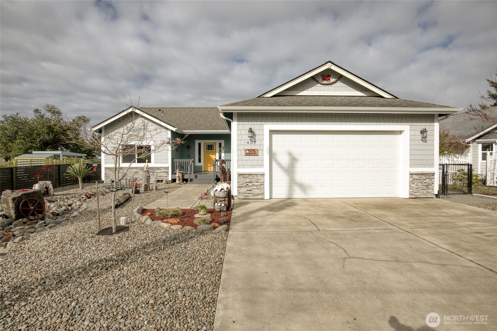 401 Canal Drive SE, Ocean Shores, WA 98569